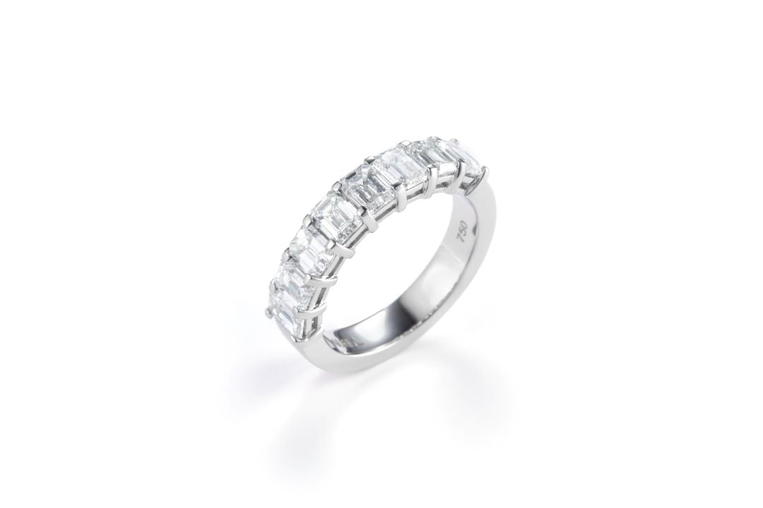 18ct white gold Emerald Lab Grown Diamond ring
